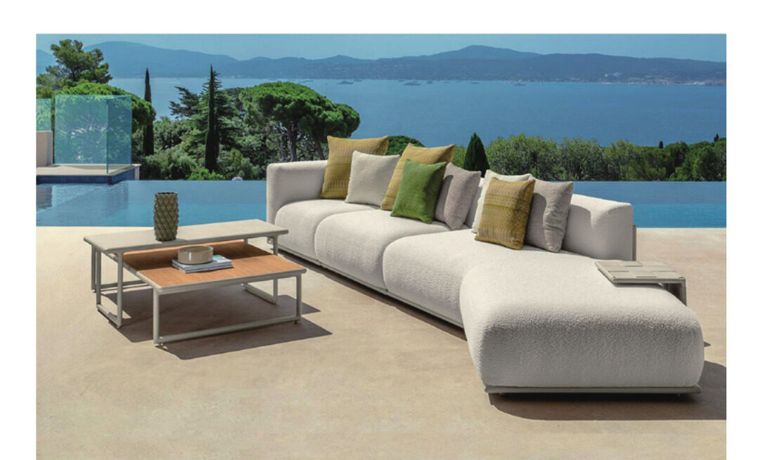 Outdoor sectional sofa